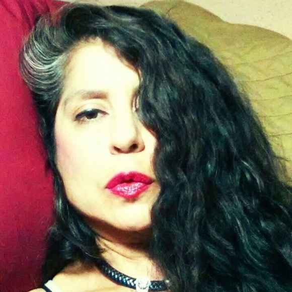 Meet your Posher, Michelle - Picture 1 of 1